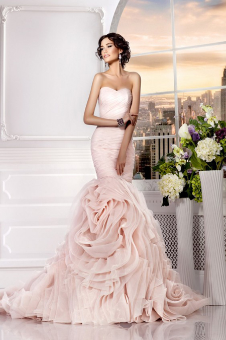 свадебное платье розового цвета, силуэт русалка