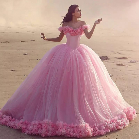 свадебное платье розового цвета силуэта принцесса