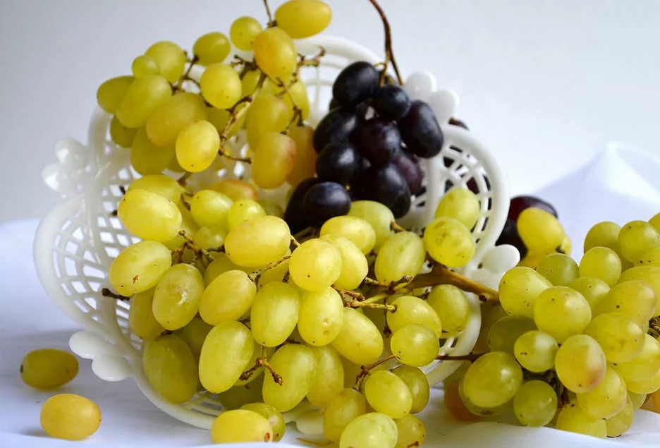 загадать желание на новый год с виноградинами